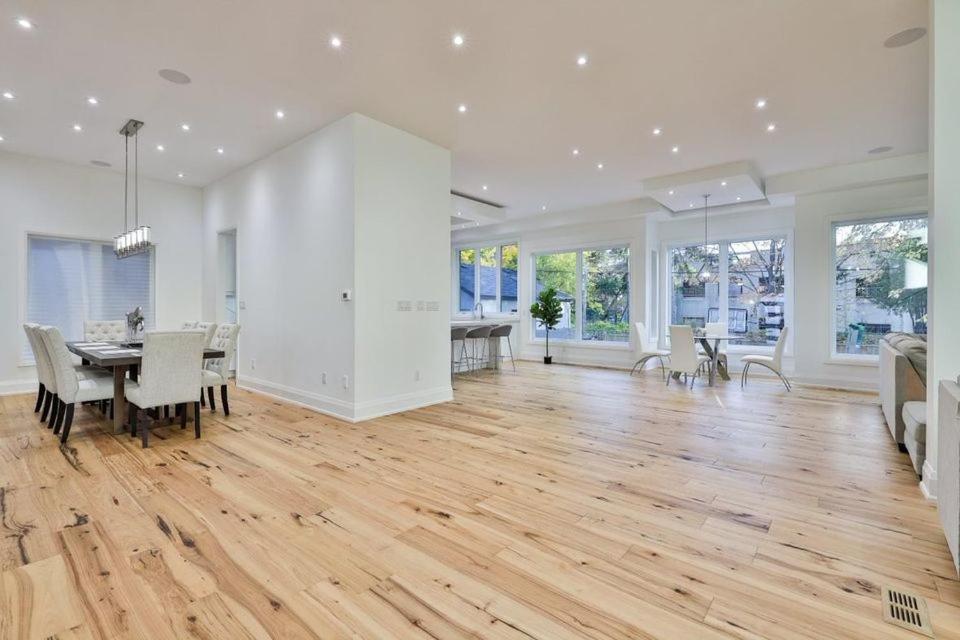 Executive Room In Toronto Next To Yorkdale Shopping Centre Esterno foto