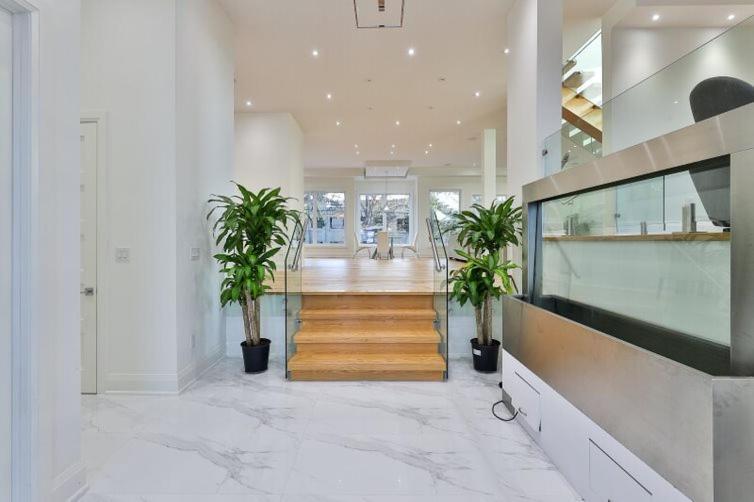 Executive Room In Toronto Next To Yorkdale Shopping Centre Esterno foto