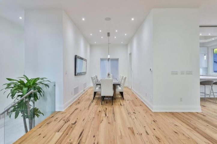 Executive Room In Toronto Next To Yorkdale Shopping Centre Esterno foto